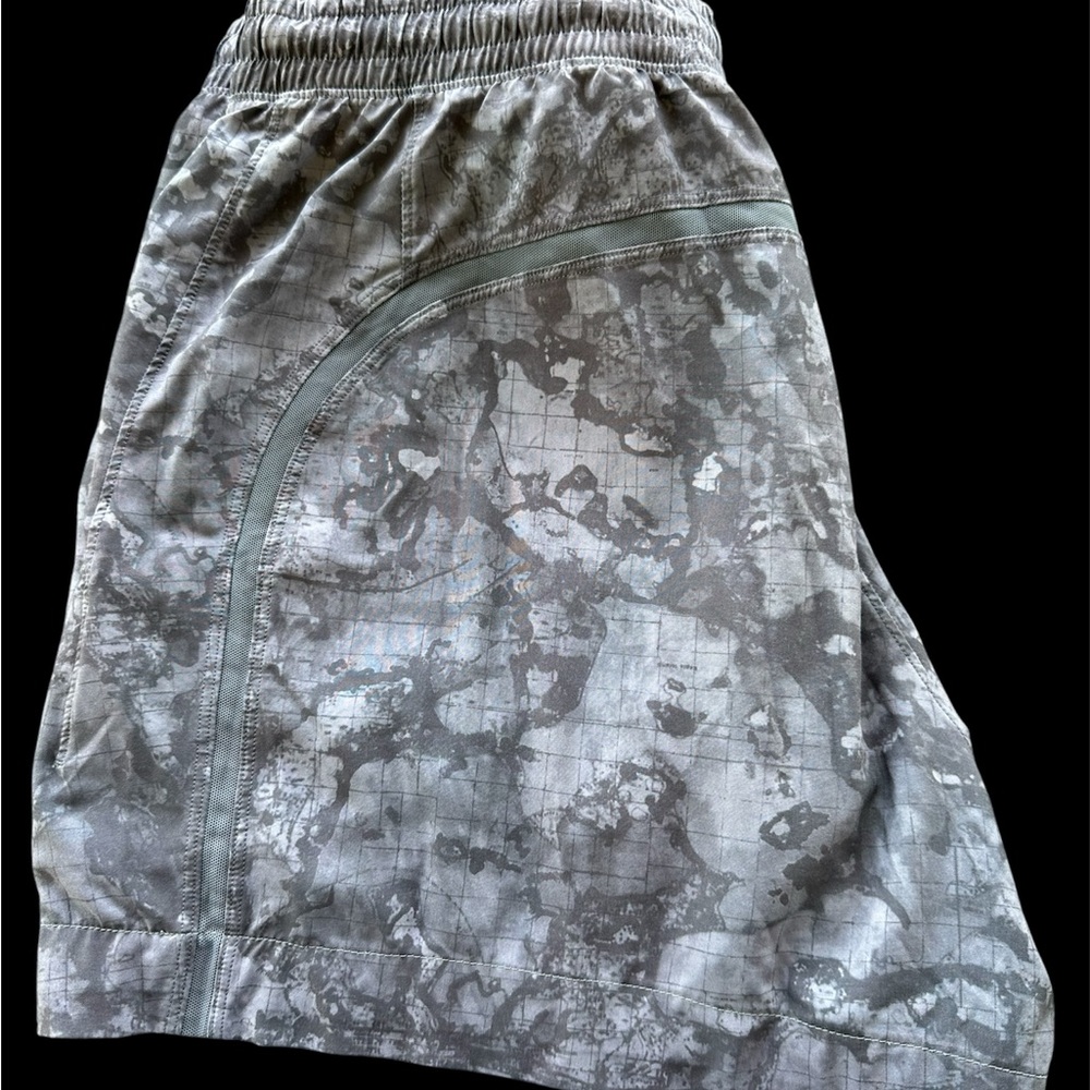Men’s Lululemon shorts size M